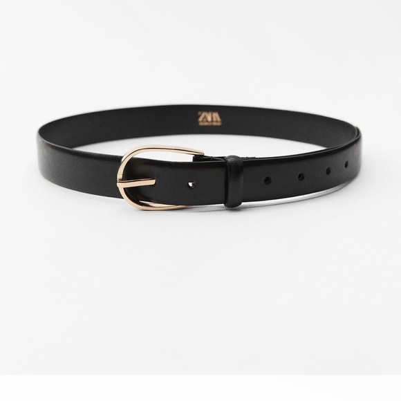 ✨SALE✨ ZARA LEATHER BELT
✨SALE✨